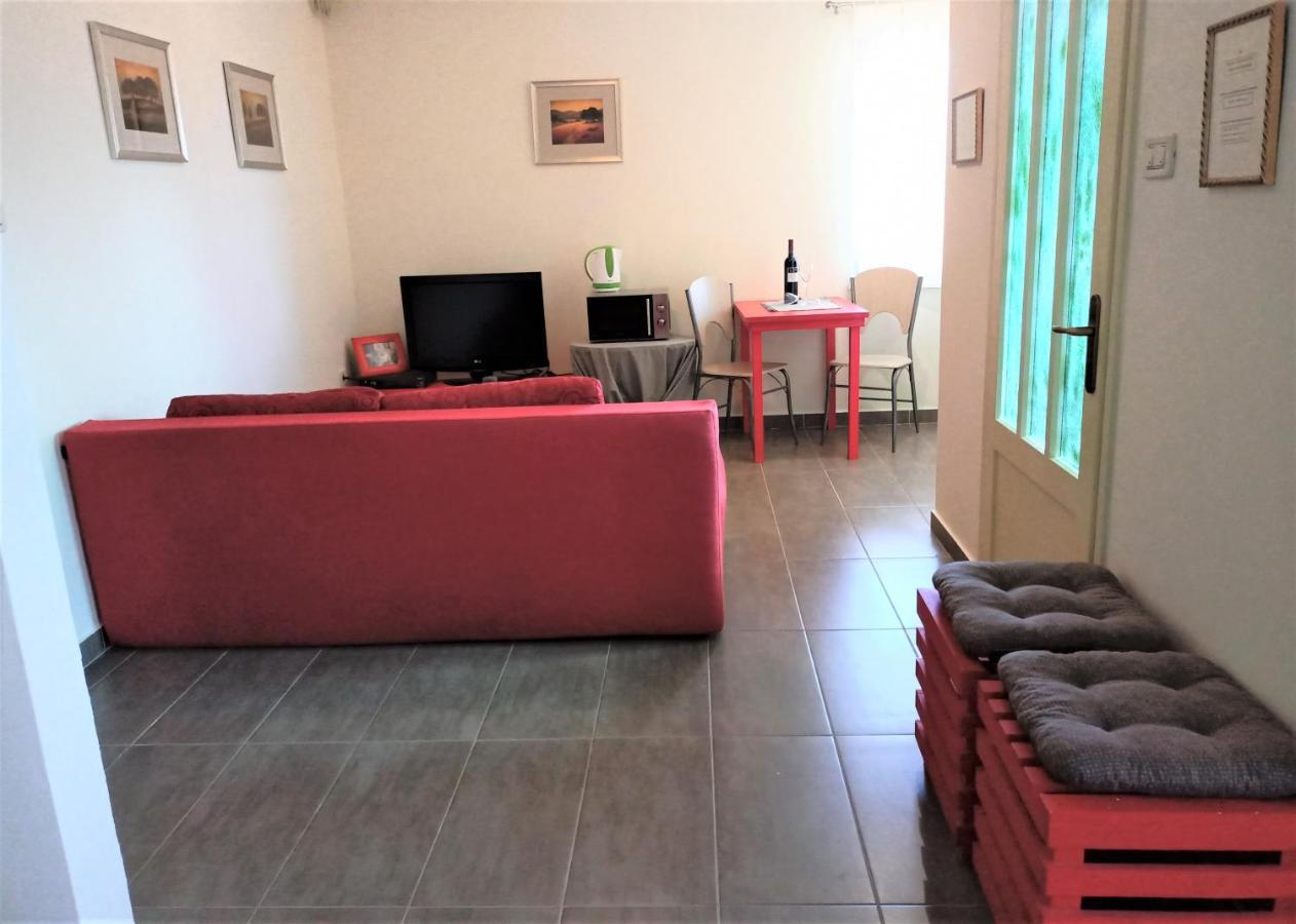 Cozy Apartment In The City Center Пула Екстериор снимка