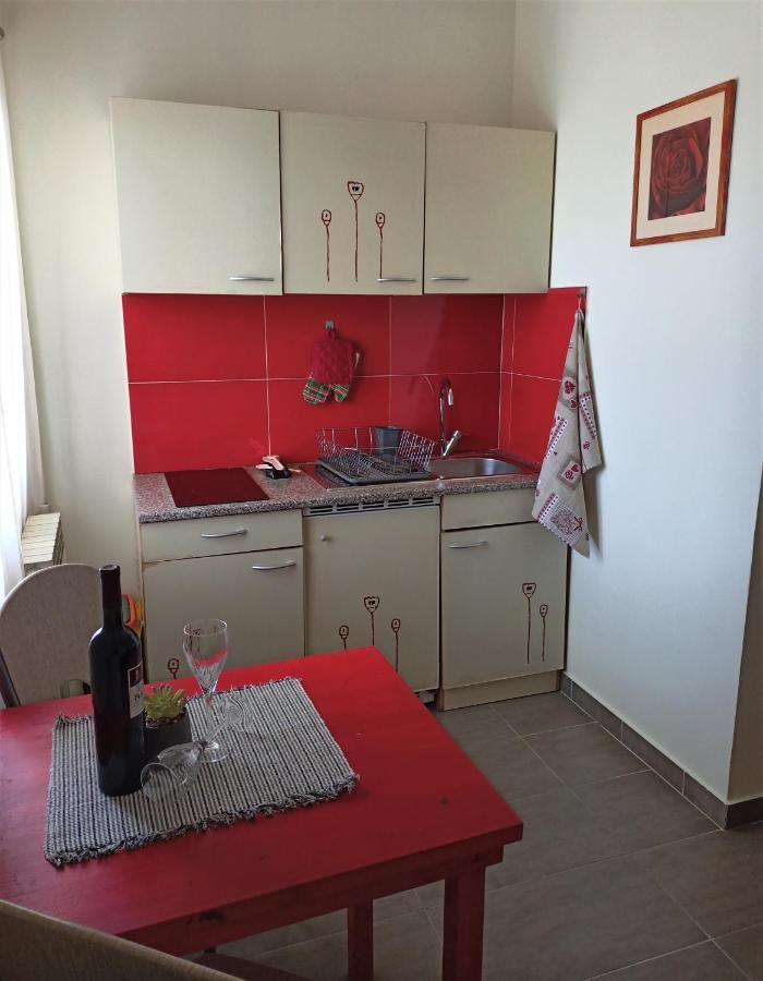 Cozy Apartment In The City Center Пула Екстериор снимка