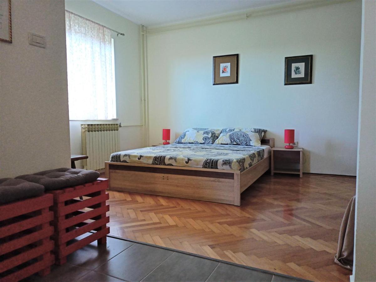 Cozy Apartment In The City Center Пула Екстериор снимка